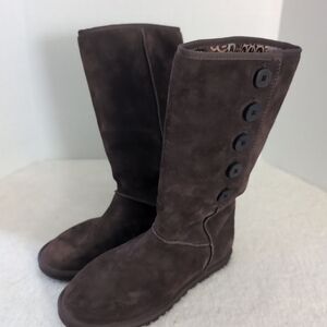 UGG Womens 3387 Button FoldOver Lo Pro Brown Suede Boots Logo Spellout Sz 6